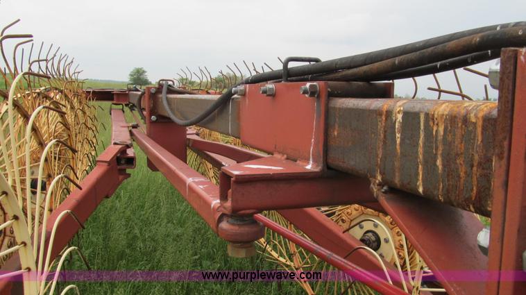 image for item E3976 Hesston Series 3900 wheel rake
