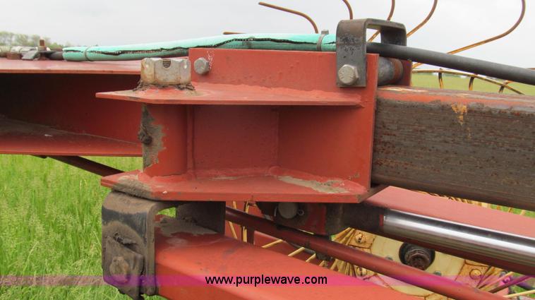 image for item E3976 Hesston Series 3900 wheel rake