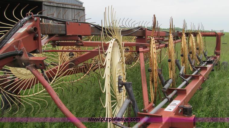 image for item E3976 Hesston Series 3900 wheel rake
