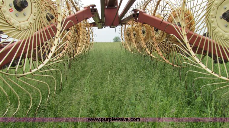 image for item E3976 Hesston Series 3900 wheel rake