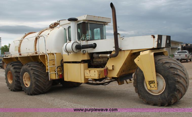 image for item E8493 Ag-Chem TerraGator 1603 floater