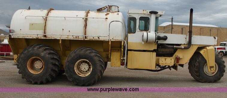 image for item E8493 Ag-Chem TerraGator 1603 floater