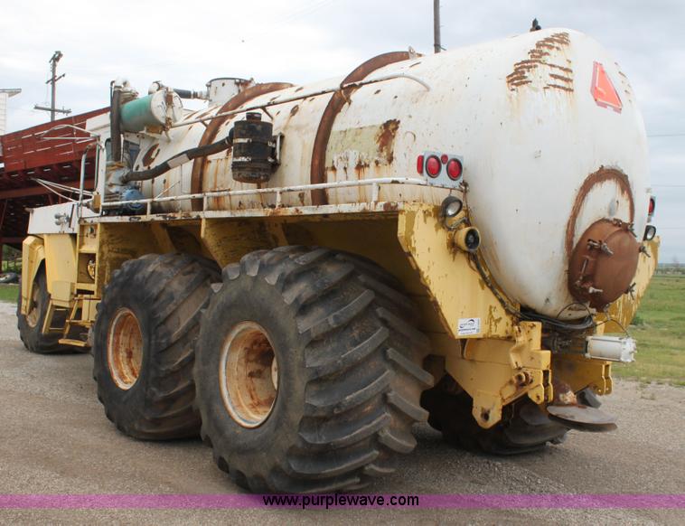 image for item E8493 Ag-Chem TerraGator 1603 floater