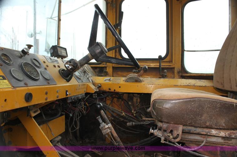 image for item E8493 Ag-Chem TerraGator 1603 floater