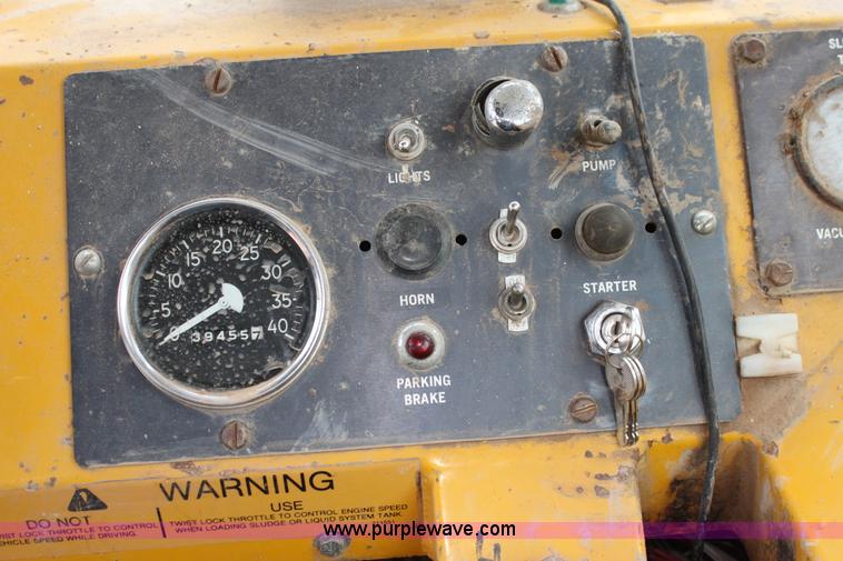 image for item E8493 Ag-Chem TerraGator 1603 floater