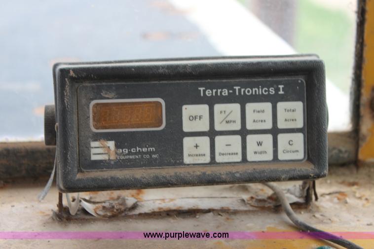 image for item E8493 Ag-Chem TerraGator 1603 floater
