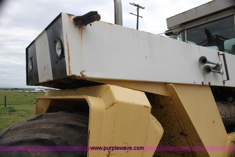 image for item E8493 Ag-Chem TerraGator 1603 floater