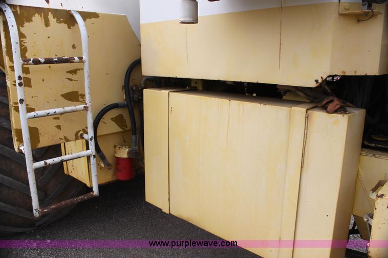 image for item E8493 Ag-Chem TerraGator 1603 floater