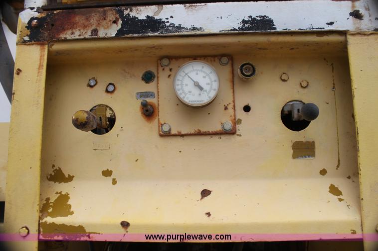 image for item E8493 Ag-Chem TerraGator 1603 floater