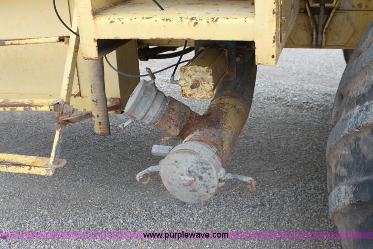 image for item E8493 Ag-Chem TerraGator 1603 floater