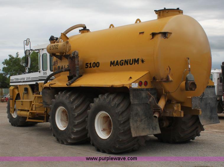 image for item E8496 Ag-Chem TerraGator 2505 floater