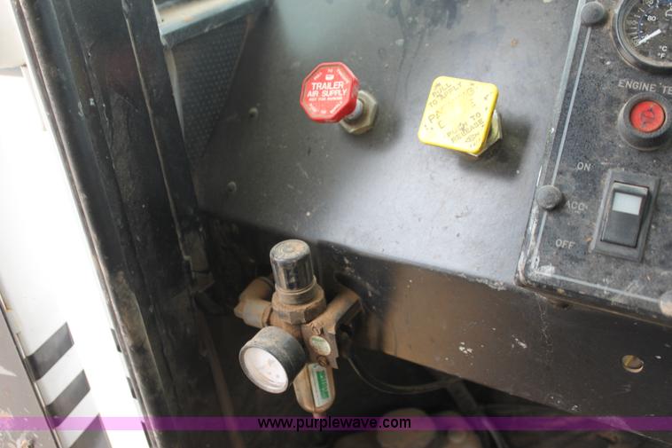 image for item E8496 Ag-Chem TerraGator 2505 floater