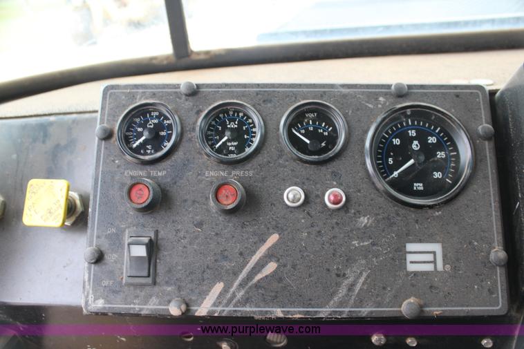 image for item E8496 Ag-Chem TerraGator 2505 floater