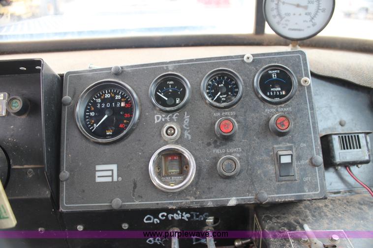 image for item E8496 Ag-Chem TerraGator 2505 floater