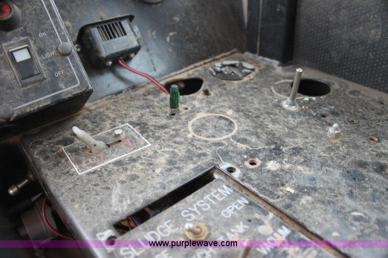 image for item E8496 Ag-Chem TerraGator 2505 floater