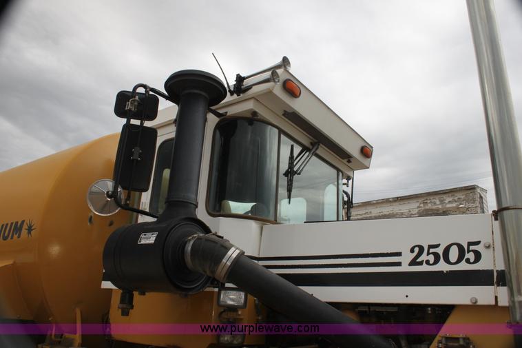 image for item E8496 Ag-Chem TerraGator 2505 floater