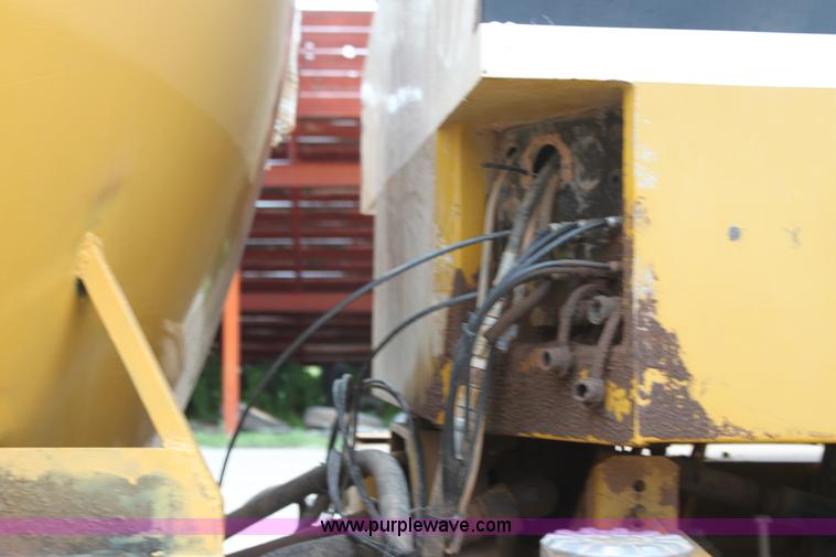 image for item E8496 Ag-Chem TerraGator 2505 floater