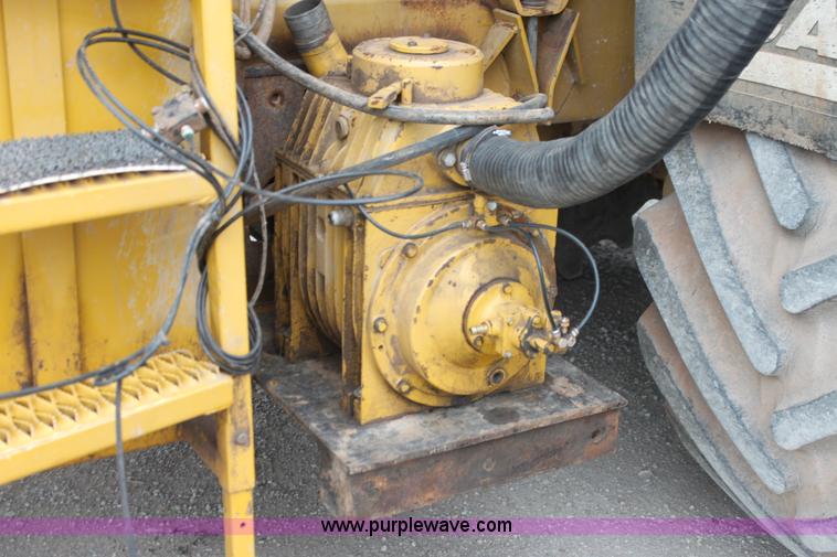 image for item E8496 Ag-Chem TerraGator 2505 floater