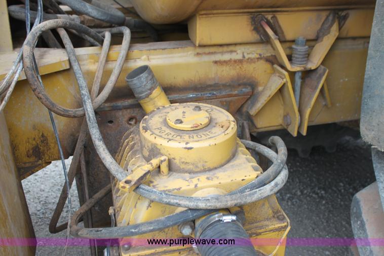 image for item E8496 Ag-Chem TerraGator 2505 floater