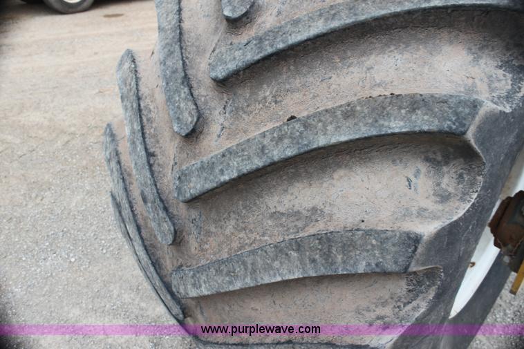 image for item E8496 Ag-Chem TerraGator 2505 floater