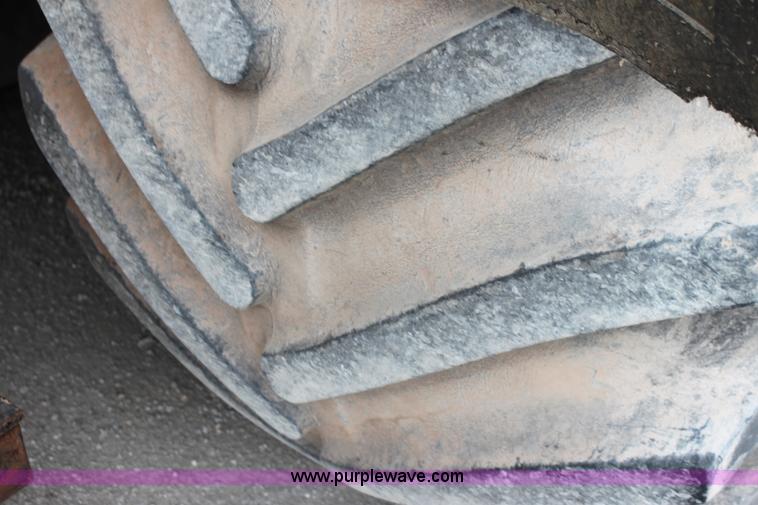 image for item E8496 Ag-Chem TerraGator 2505 floater