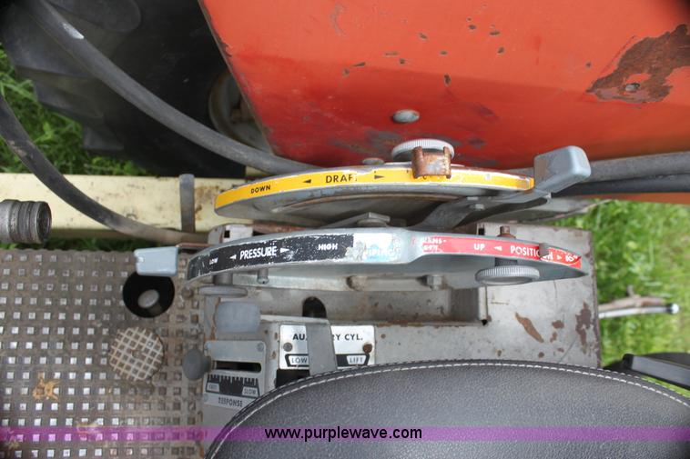 image for item E8498 Massey-Ferguson 180 tractor