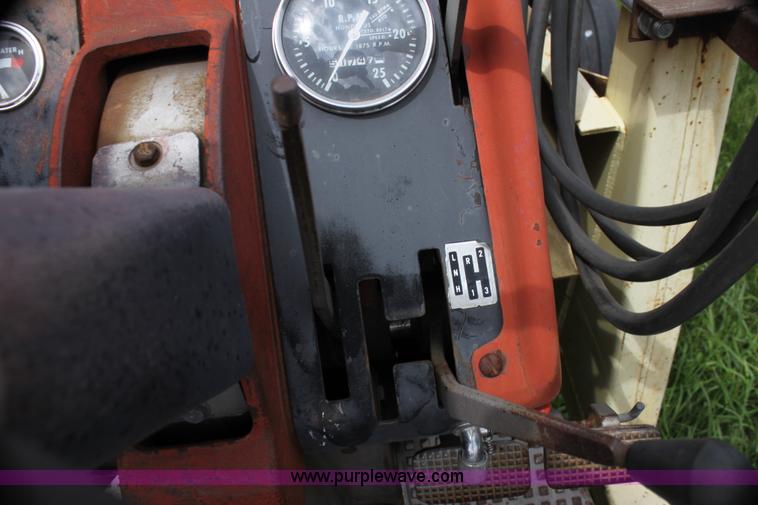 image for item E8498 Massey-Ferguson 180 tractor