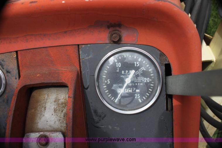 image for item E8498 Massey-Ferguson 180 tractor