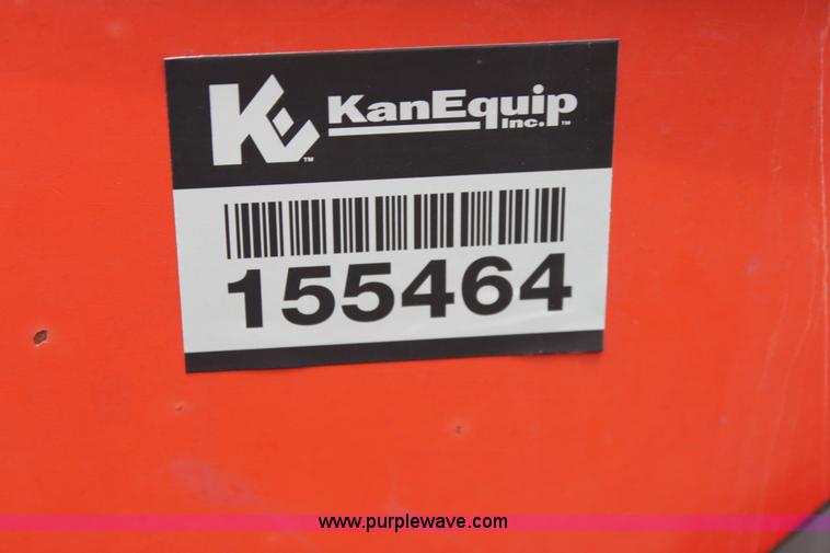 image for item E8498 Massey-Ferguson 180 tractor