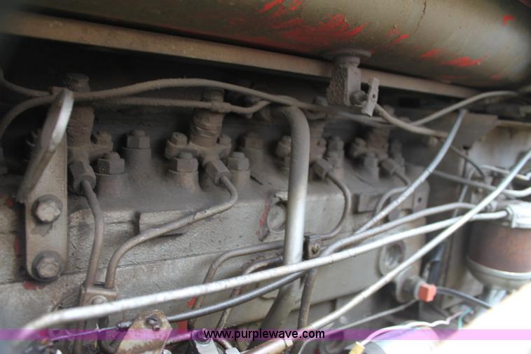 image for item E8498 Massey-Ferguson 180 tractor