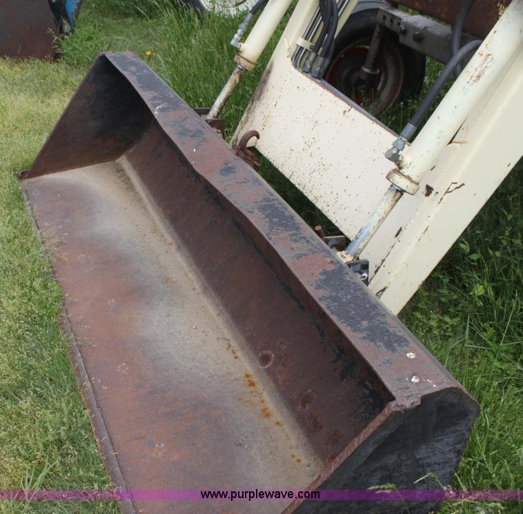 image for item E8498 Massey-Ferguson 180 tractor