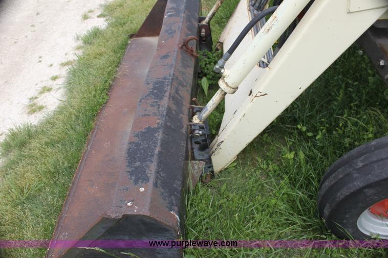 image for item E8498 Massey-Ferguson 180 tractor