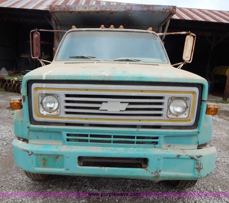image for item G3189 1974 Chevrolet C60 dump truck