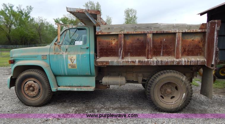 image for item G3189 1974 Chevrolet C60 dump truck