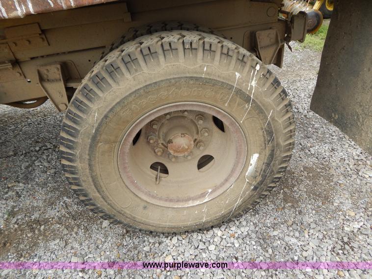 image for item G3189 1974 Chevrolet C60 dump truck