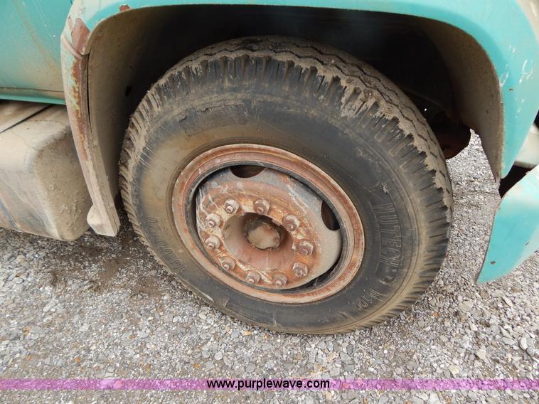 image for item G3189 1974 Chevrolet C60 dump truck