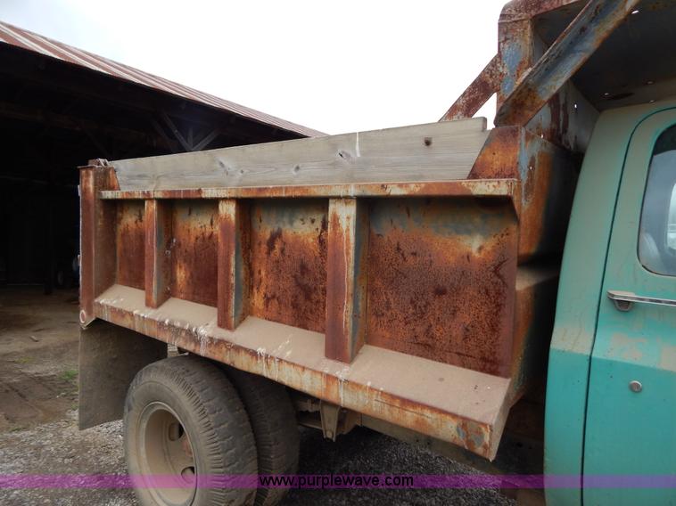 image for item G3189 1974 Chevrolet C60 dump truck