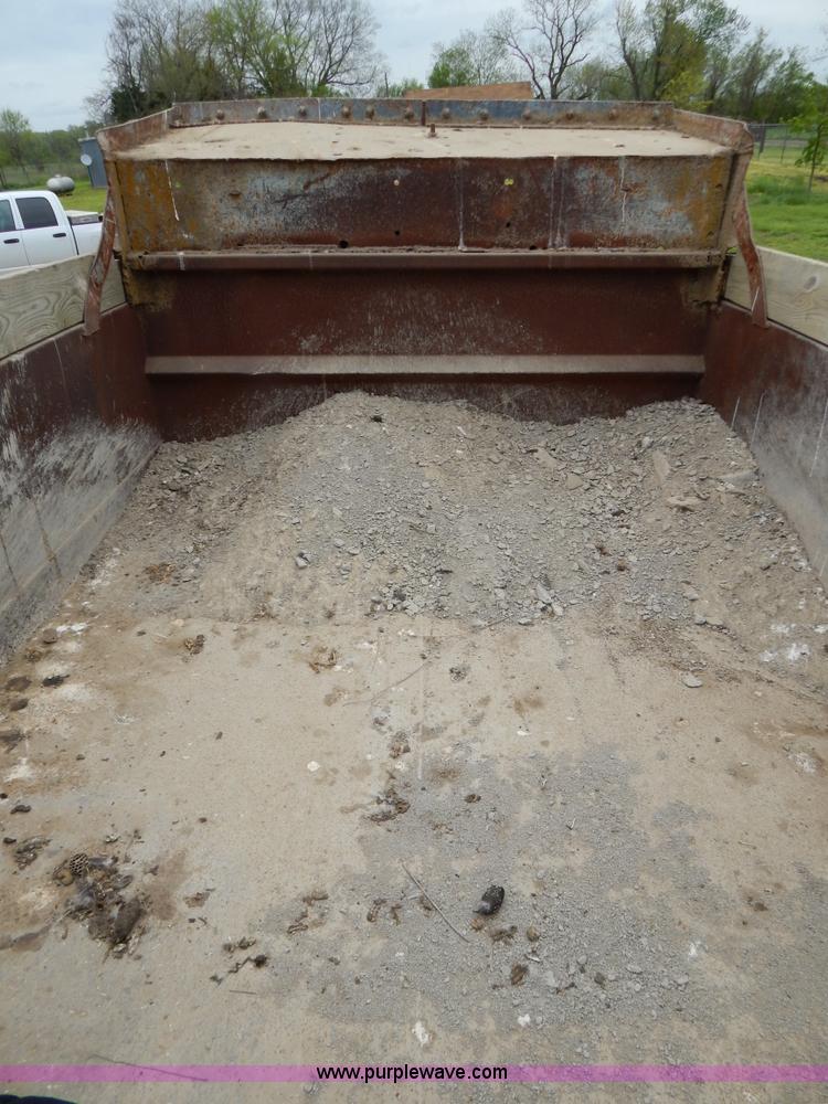 image for item G3189 1974 Chevrolet C60 dump truck