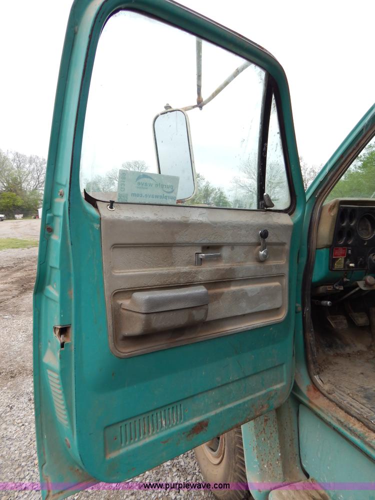 image for item G3189 1974 Chevrolet C60 dump truck