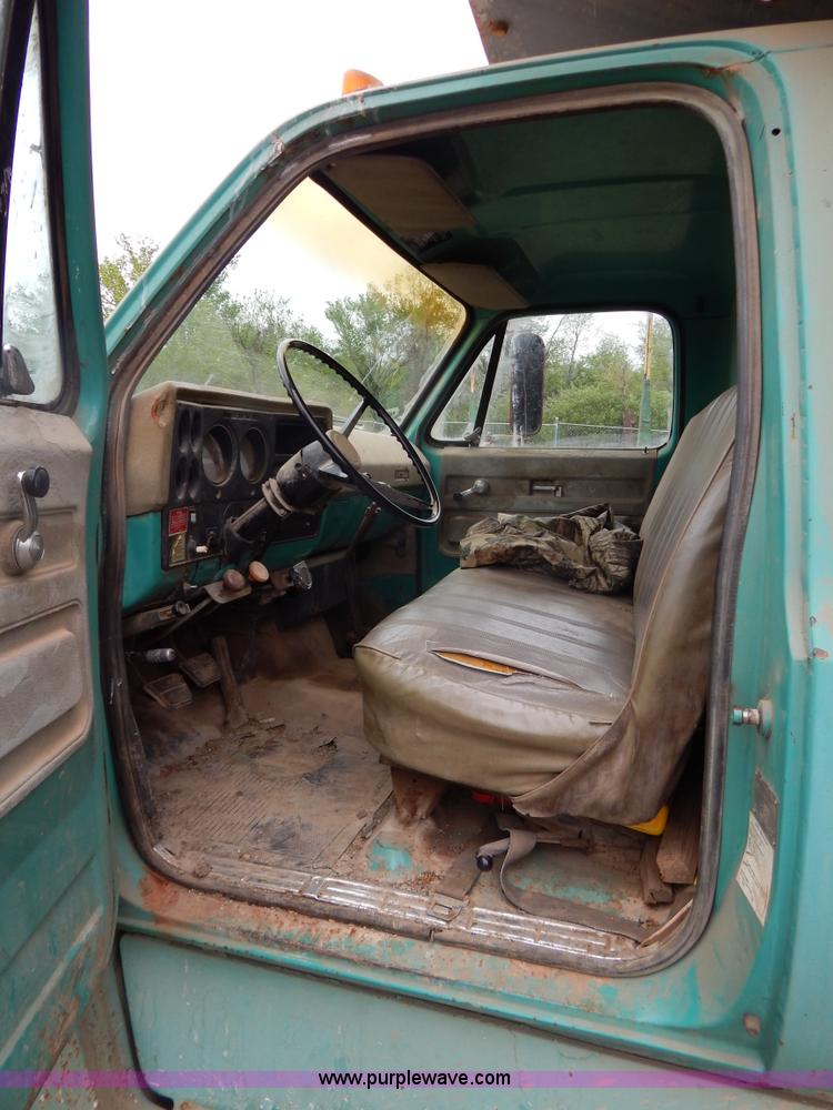 image for item G3189 1974 Chevrolet C60 dump truck