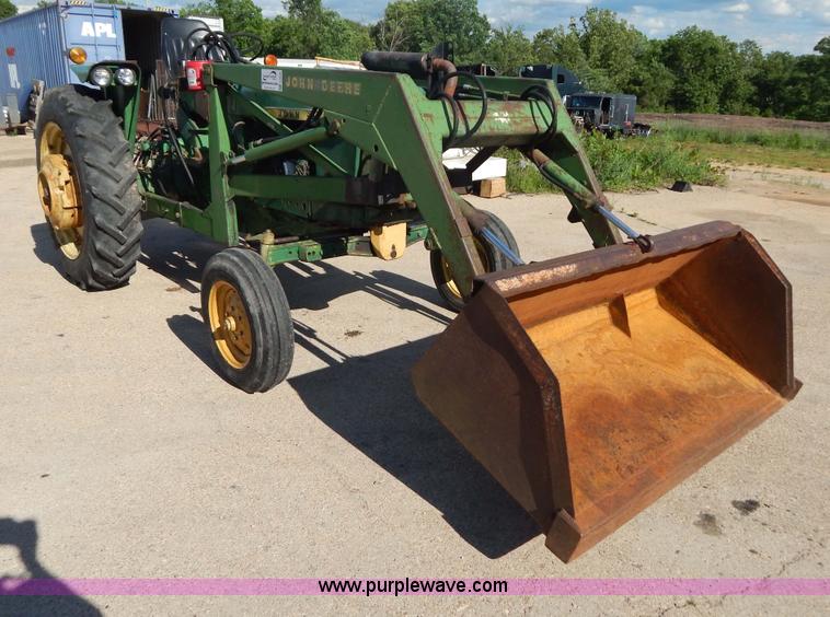 image for item G3220 John Deere 2010 tractor