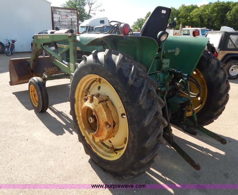 image for item G3220 John Deere 2010 tractor