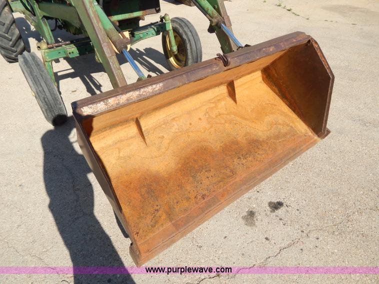 image for item G3220 John Deere 2010 tractor