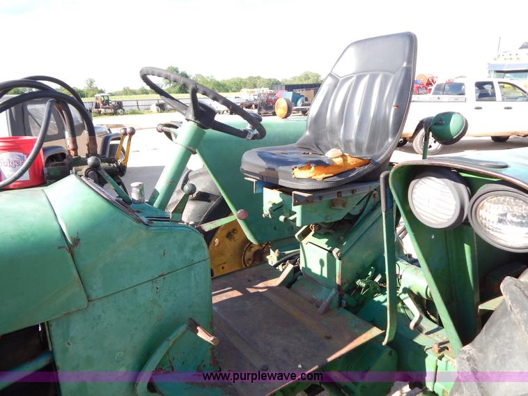 image for item G3220 John Deere 2010 tractor