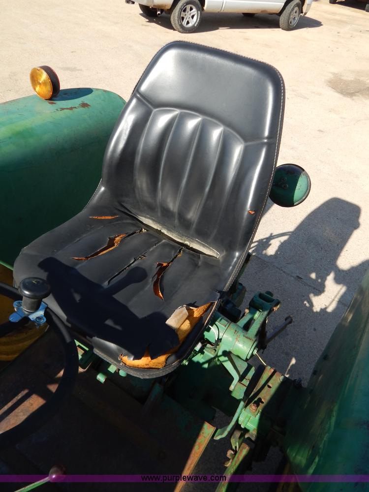 image for item G3220 John Deere 2010 tractor