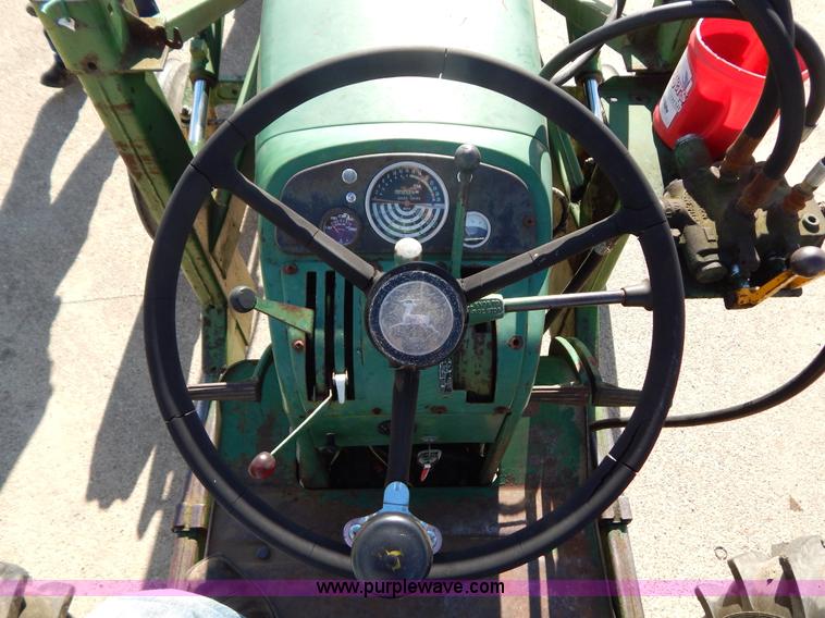 image for item G3220 John Deere 2010 tractor