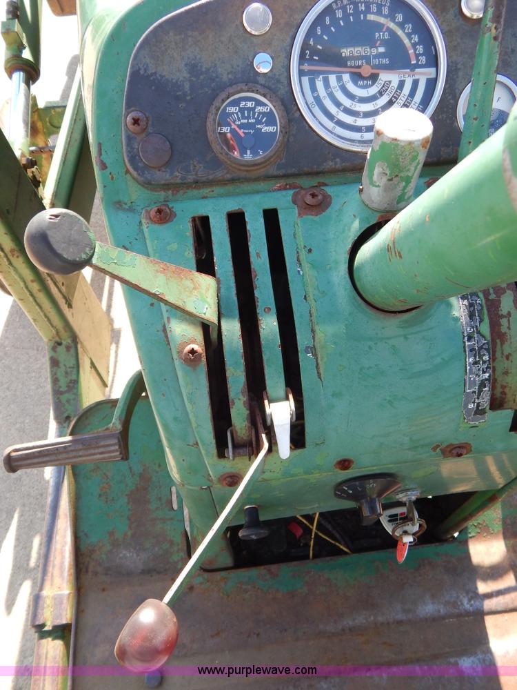 image for item G3220 John Deere 2010 tractor