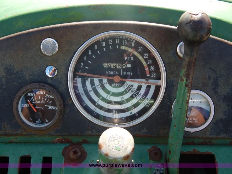 image for item G3220 John Deere 2010 tractor