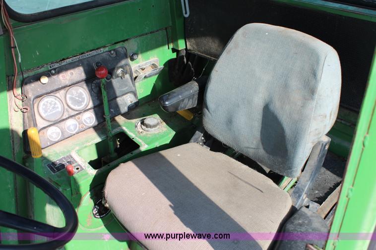 image for item G5078 1976 John Deere 4400 combine