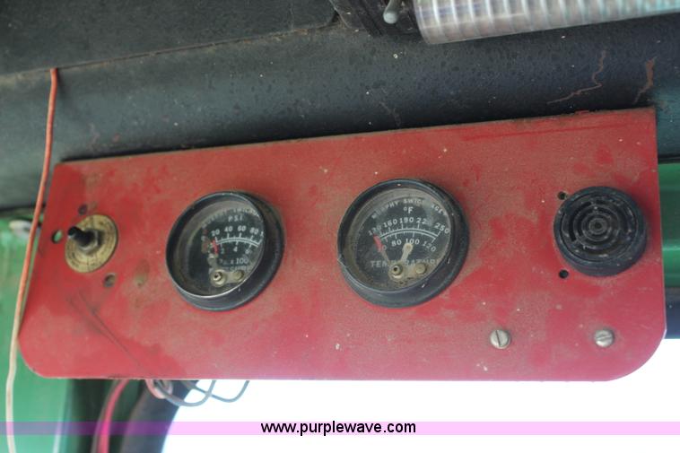 image for item G5078 1976 John Deere 4400 combine